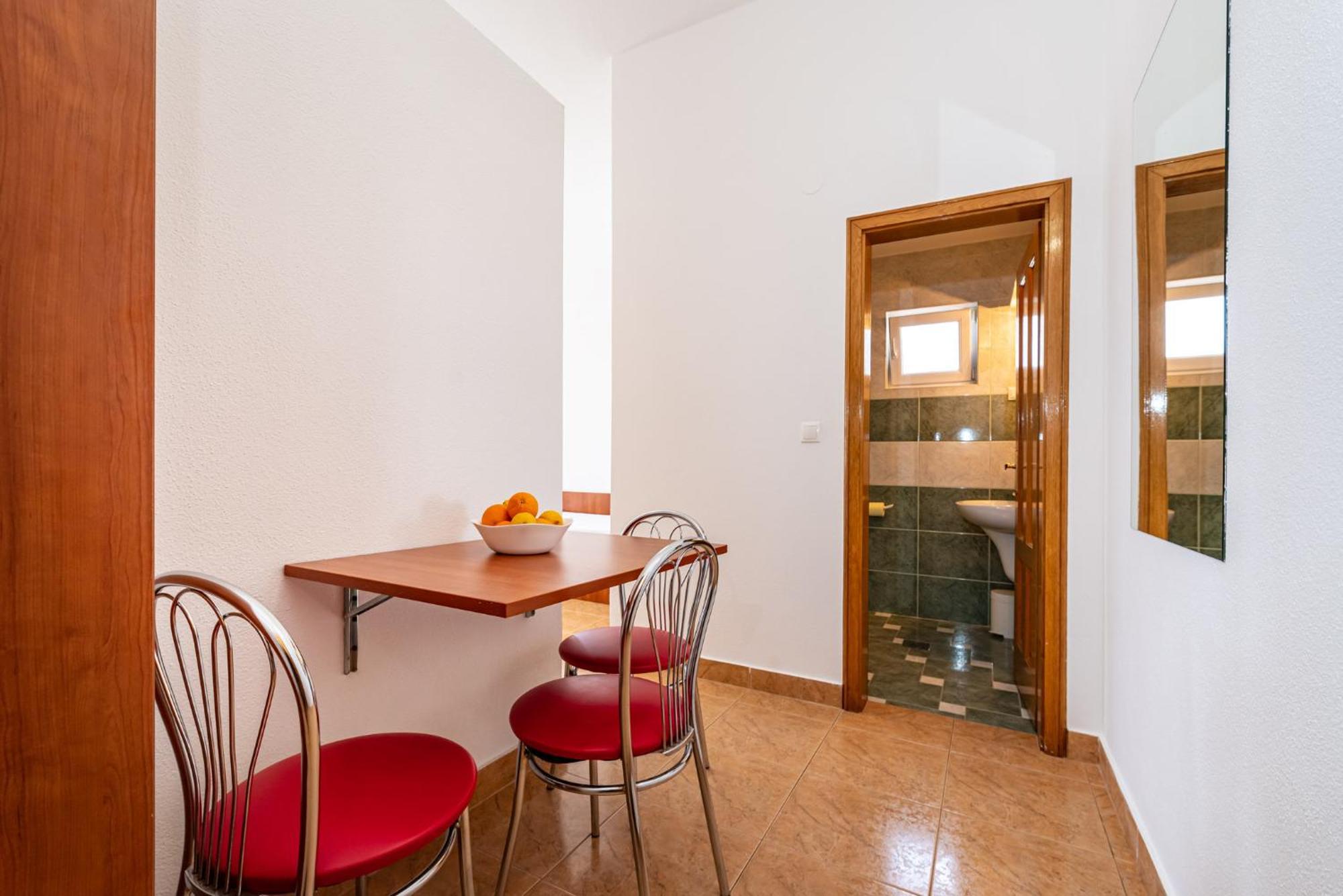 Apartments Prkacin 2 Starigrad Paklenica Exterior photo