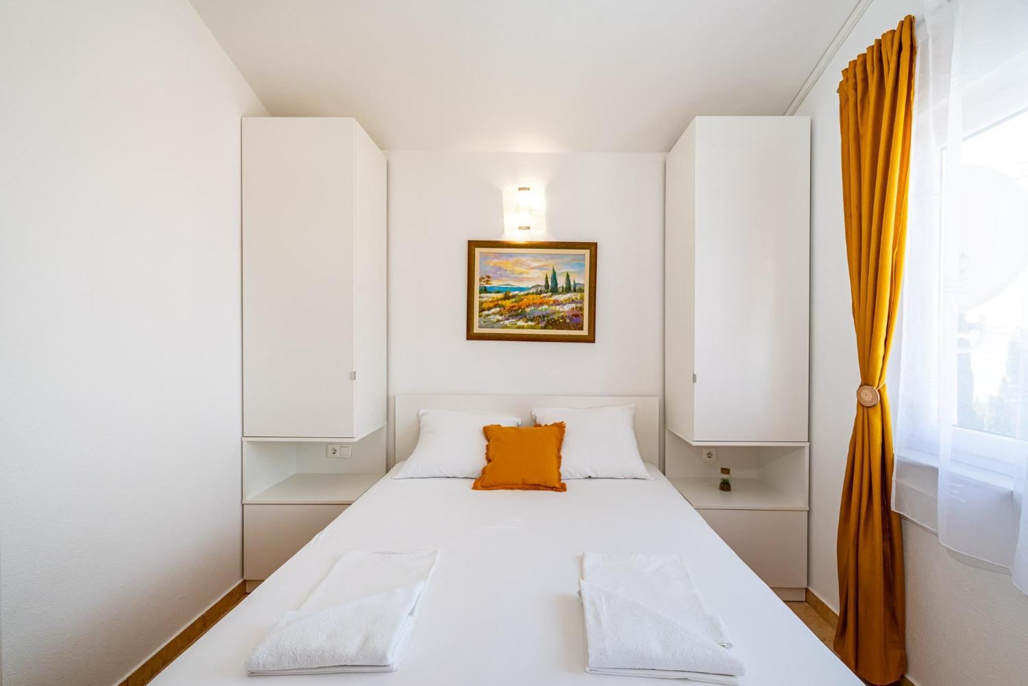 Apartments Prkacin 2 Starigrad Paklenica Exterior photo